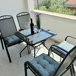 3* Gostinjska kuća & Petra